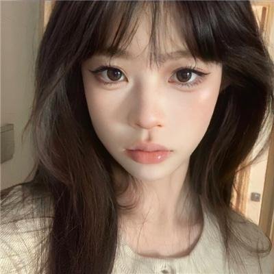 关于莉莉周的一切